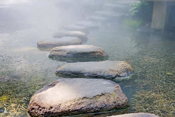 Steine im Wasser