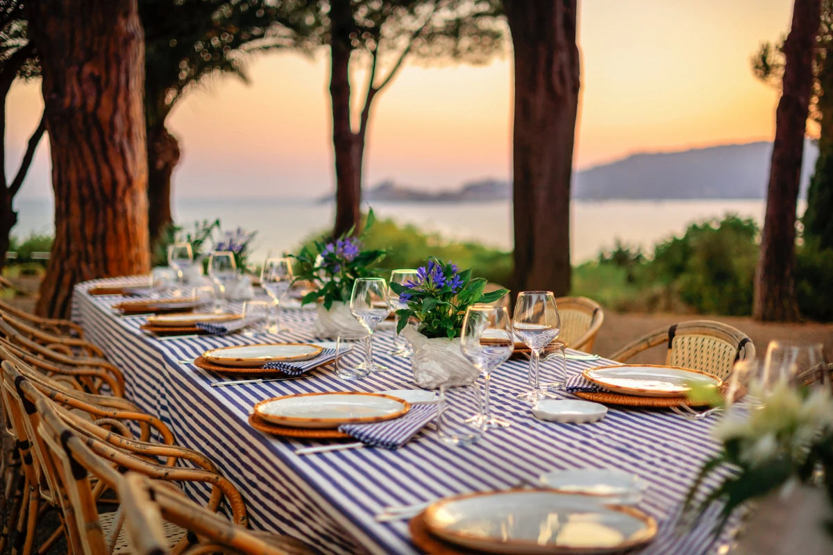 Luxury-fine-dining-by-the-sea-2171065681_3869x2579.webp